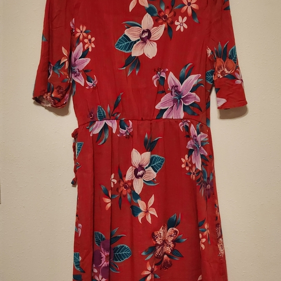 Old Navy Floral Wrap Dress - Red Medium - Picture 2 of 4
